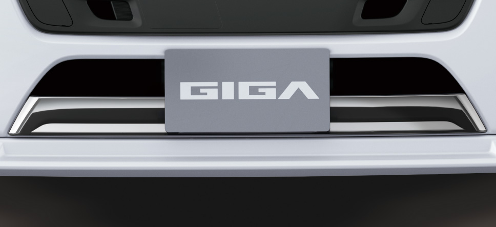 メッキバンパーロアカバー(シルバー)